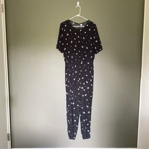 BLACK FLORAL JUMPER WITH POCKETS